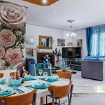 Unique Filoxenia! בית נופש *