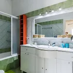 Unique Filoxenia! * סקופלוס טאון