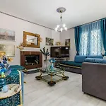 Unique Filoxenia! סקופלוס טאון