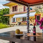 בית נופש Unique Filoxenia!