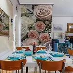 Unique Filoxenia! בית נופש *