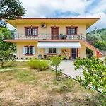 Unique Filoxenia! * סקופלוס טאון