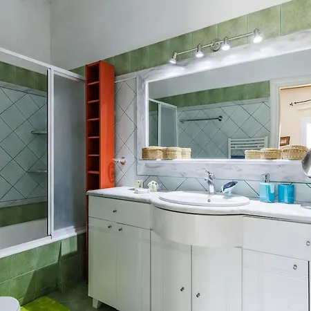 Unique Filoxenia! סקופלוס טאון