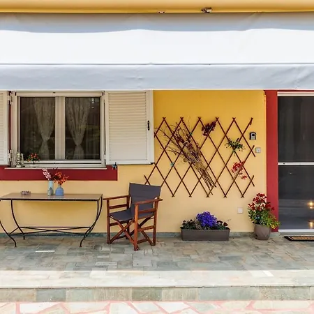 Unique Filoxenia! בית נופש סקופלוס טאון